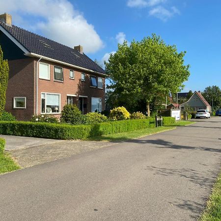 Huis Bij Het Water Met Sloepje Jutrijp Exteriör bild