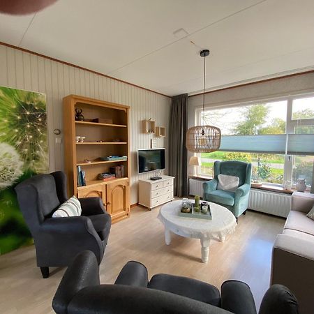 Huis Bij Het Water Met Sloepje Jutrijp Exteriör bild