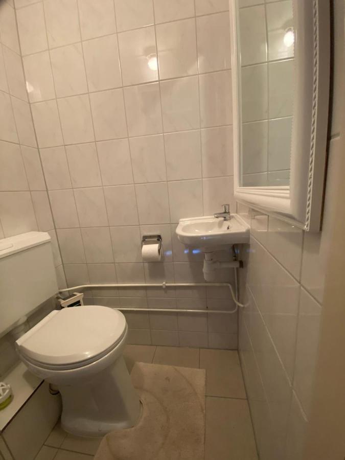 Huis Bij Het Water Met Sloepje Jutrijp Exteriör bild