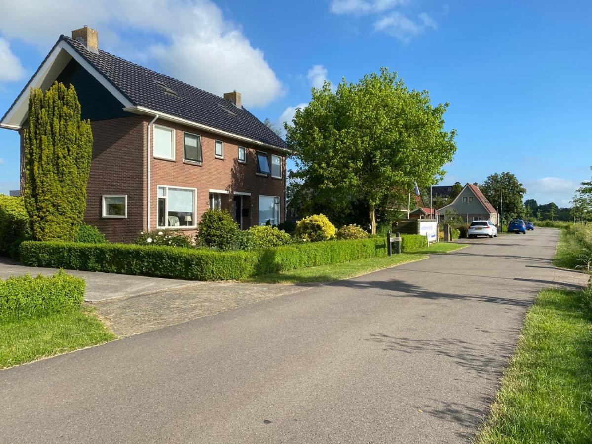 Huis Bij Het Water Met Sloepje Jutrijp Exteriör bild