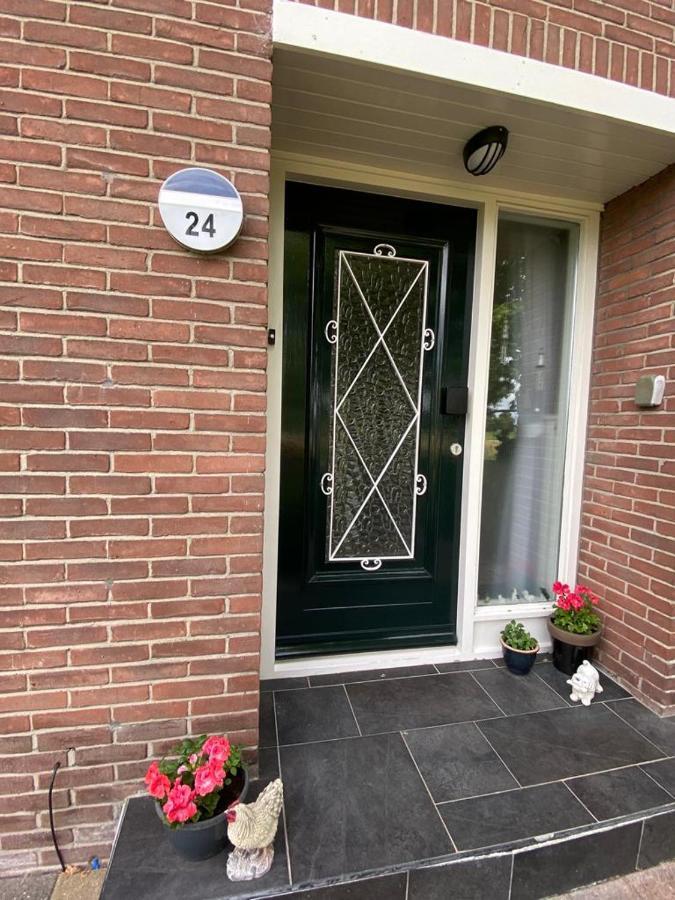 Huis Bij Het Water Met Sloepje Jutrijp Exteriör bild