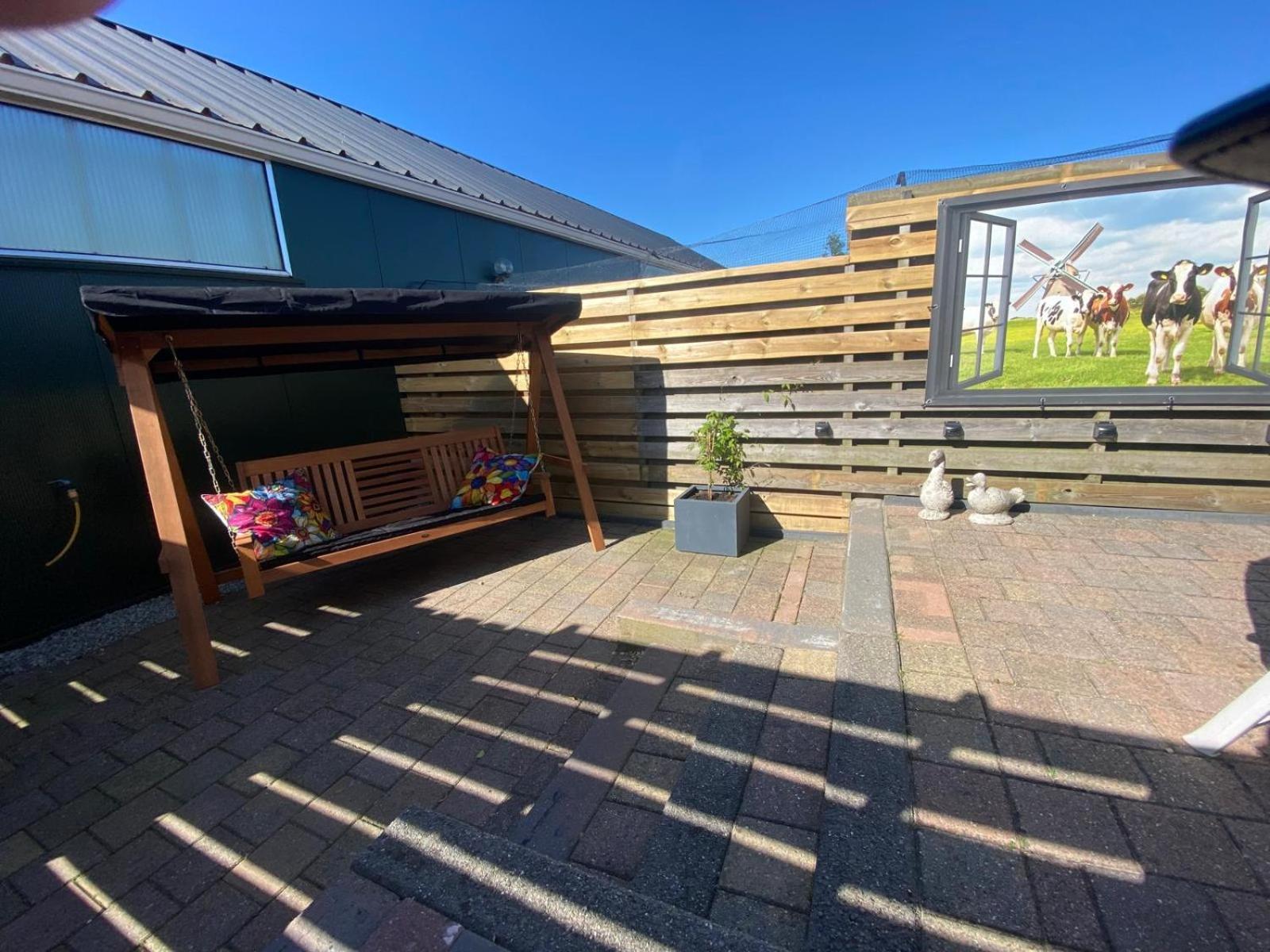Huis Bij Het Water Met Sloepje Jutrijp Exteriör bild